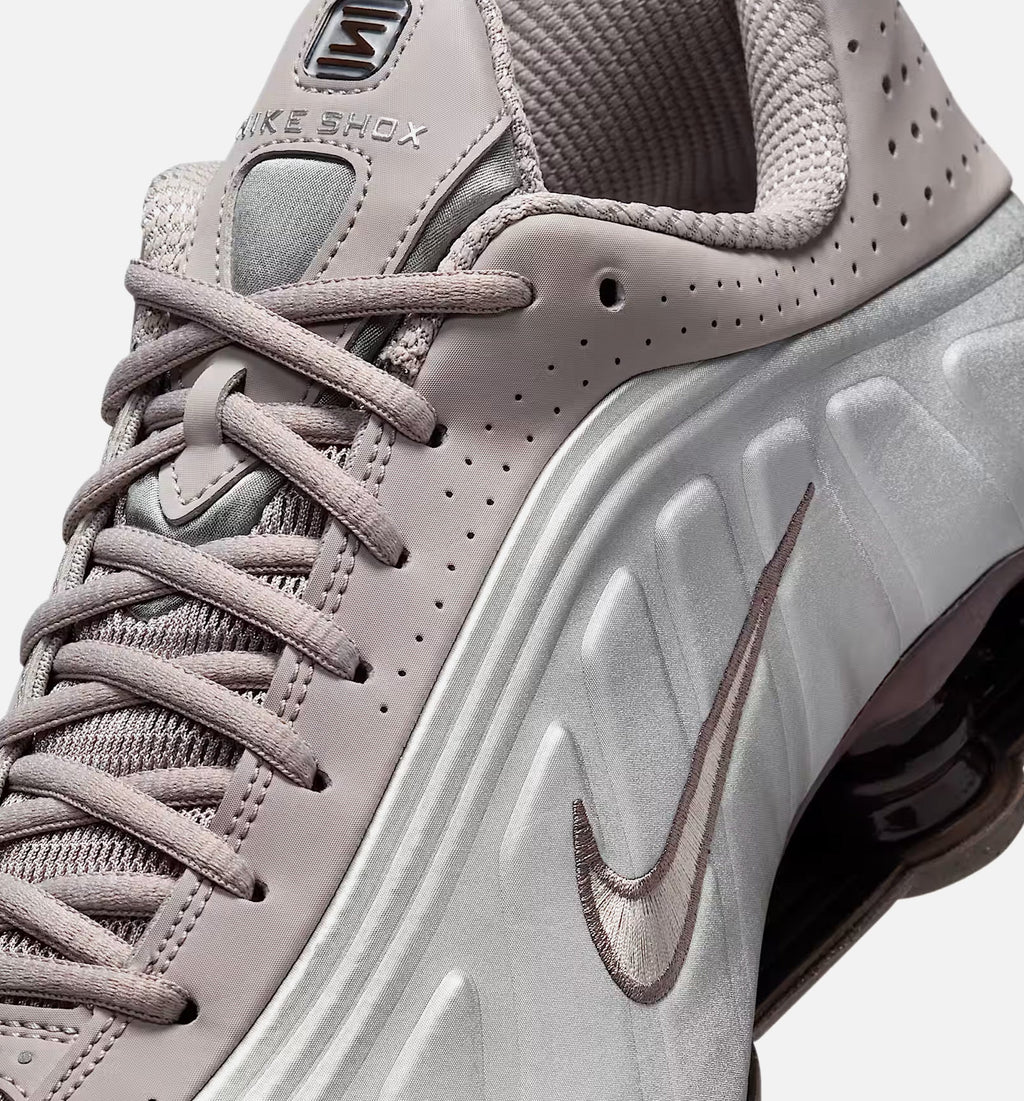 Nike Shox R4 Men's Shoe – Cave Stone/College Grey/Baroque Brown