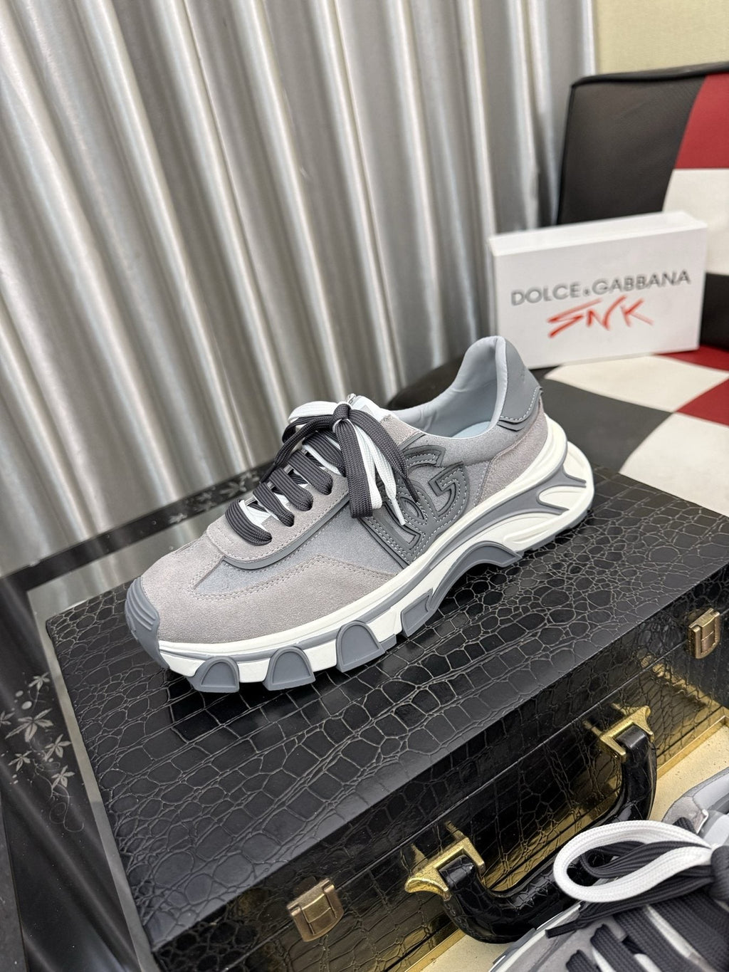 Dolce & Gabbana Men's Gray Lace-Up Sneakers