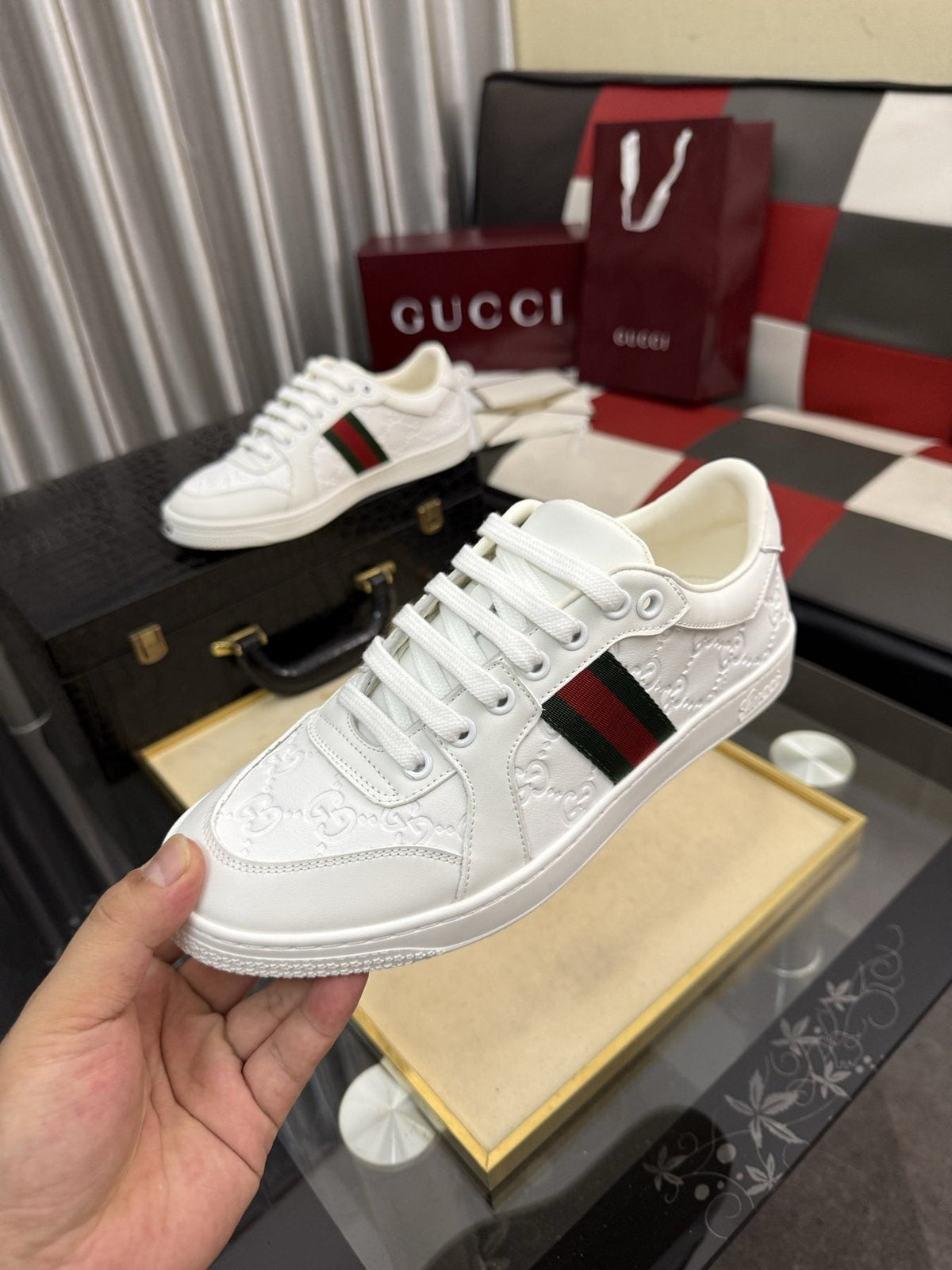 Gucci Green and Red Stripe Low-Top Sneakers
