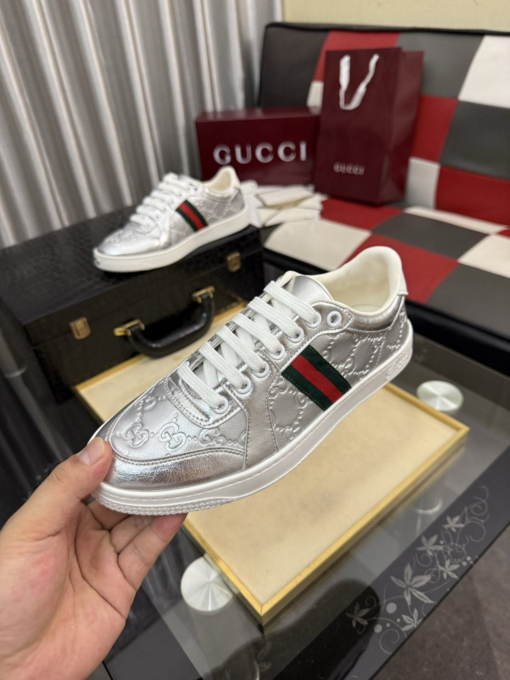Gucci Green and Red Stripe Low-Top Sneakers